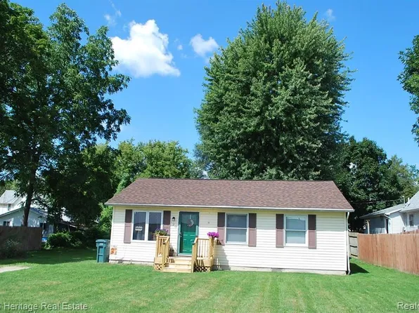123 Hale St, Fowlerville, MI 48836