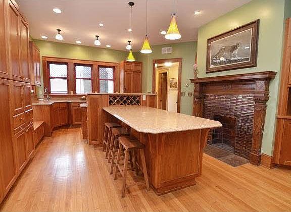 5th image of 339 Summit Ave.