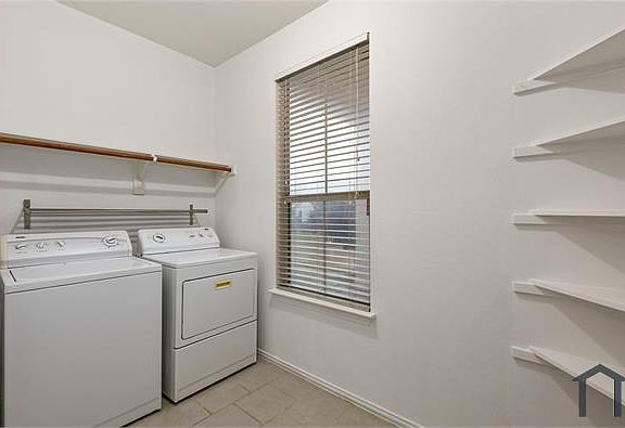 3rd image of 1231 Kingston Pl