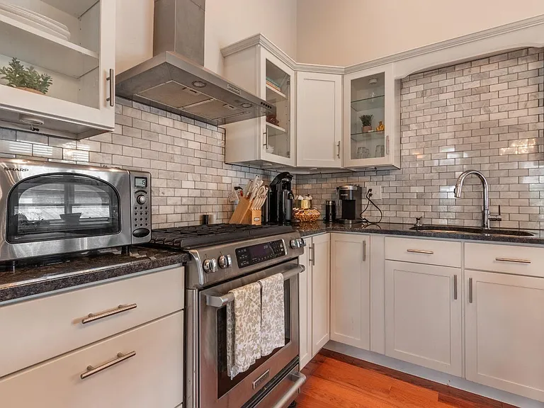 316 Walnut St — Photo 6