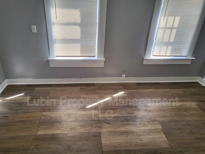 Building Photo - 723 E Trigg Ave