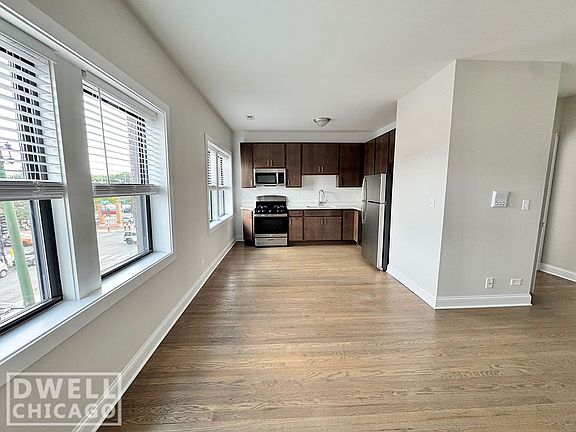 4th image of 3409 W Fullerton Ave #3D