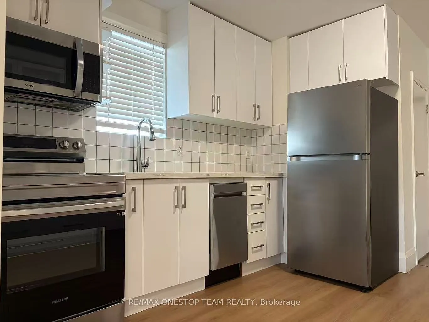 3 bed, $3,050 — Photo 3