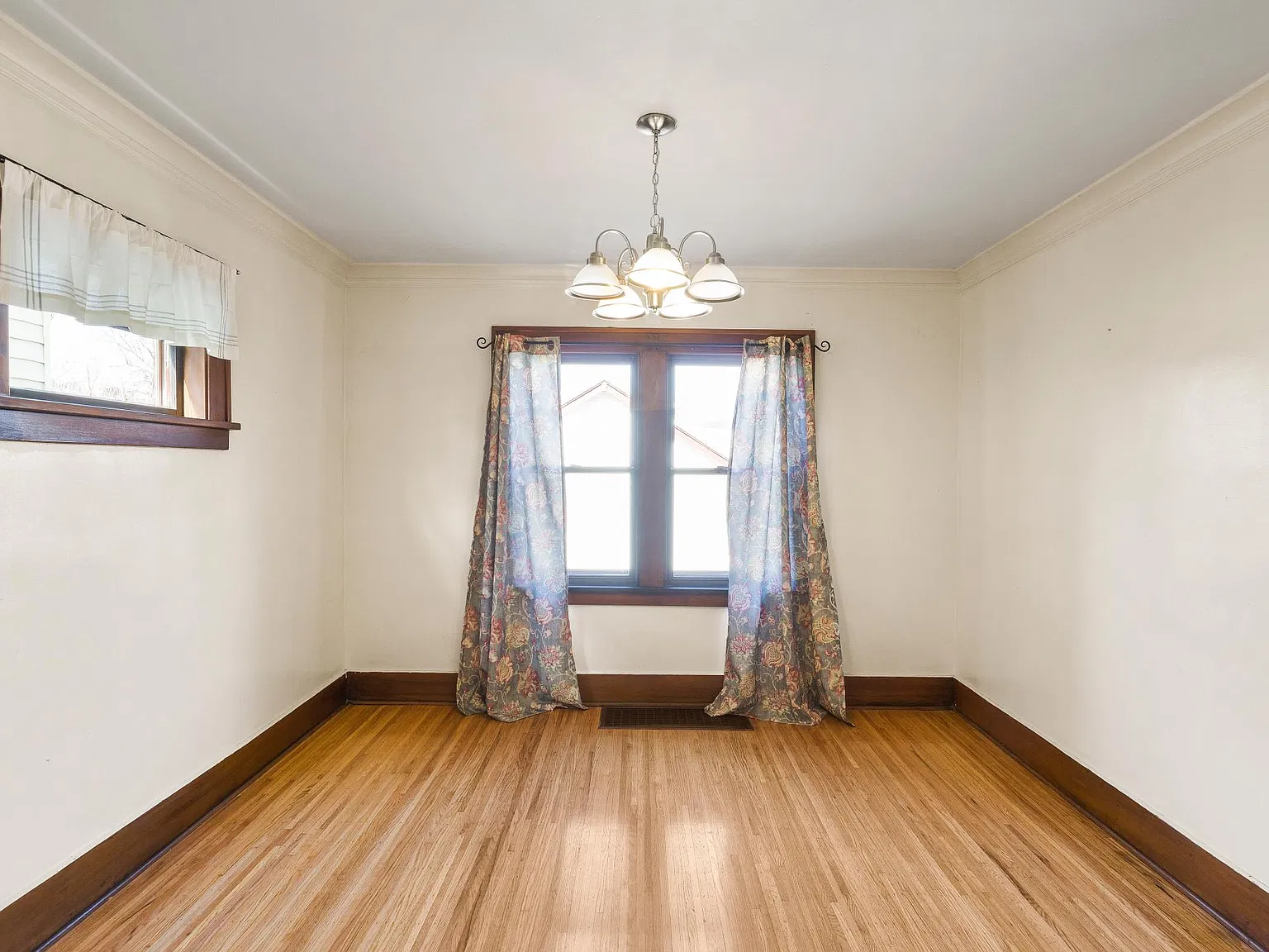 177 Hampden Rd — Photo 4