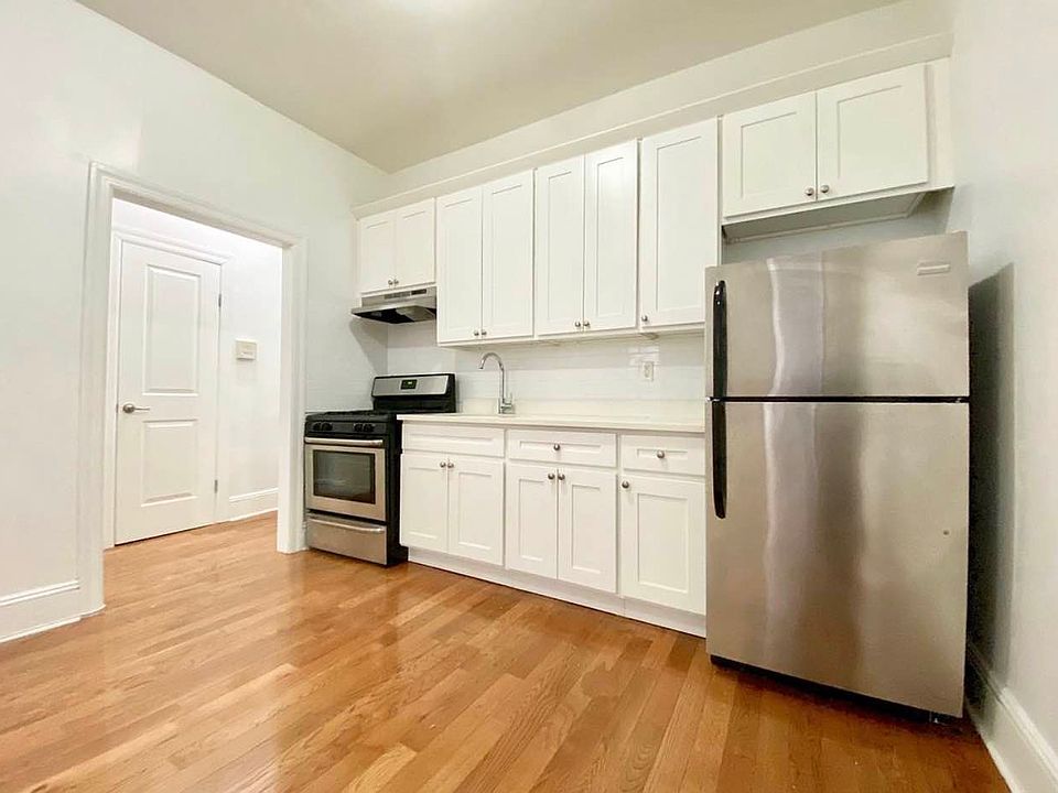 1st image of 160 Fenimore St APT 1L