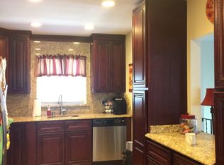 1574 N Jerusalem Rd, North Merrick, NY 11566