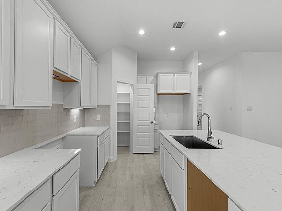4th image of 2530 Ivory Basewood Ln