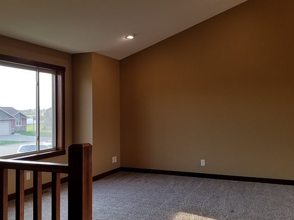 5th image of 244 Prairie Rd