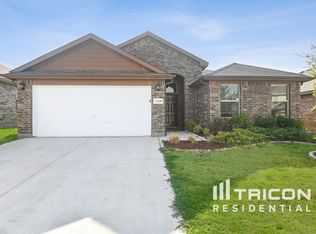 1109 Forest Glen Dr, Azle, TX 76020