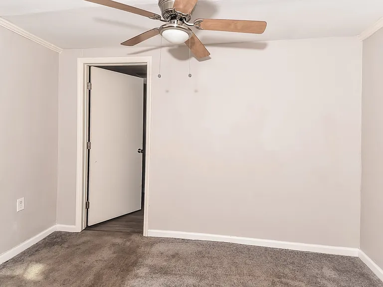719228_023_bedroom_13443928.jpg