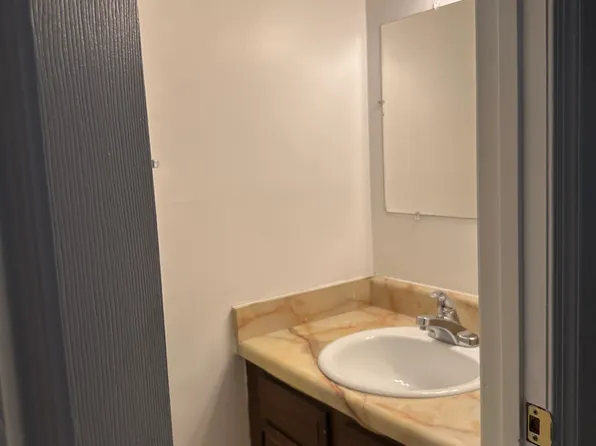 404 Hickorywood Cir, Richmond, VA 23223