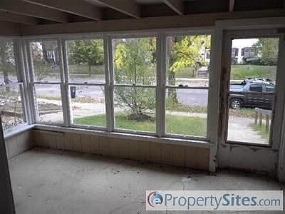 3rd image of 1239 Hall St SE