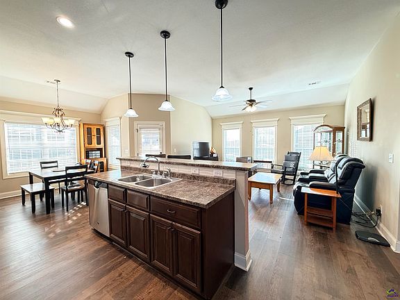 4th image of 2402 Quail Ridge Ln