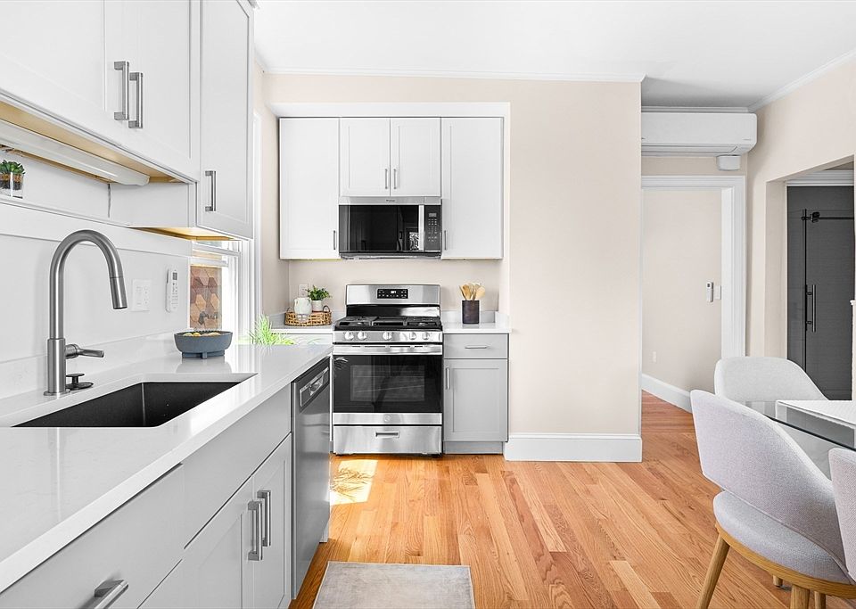 1st image of 111 Eutaw St #3