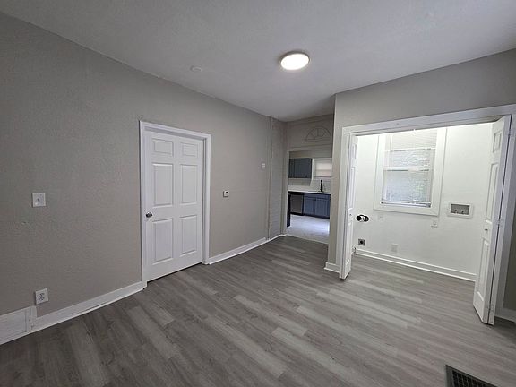 5th image of 3417 Wabash Ave