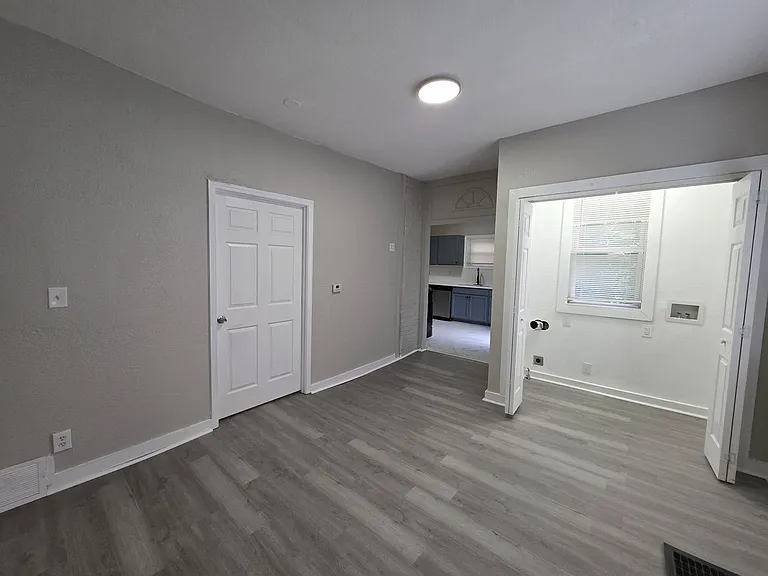 3417 Wabash Ave — Photo 5