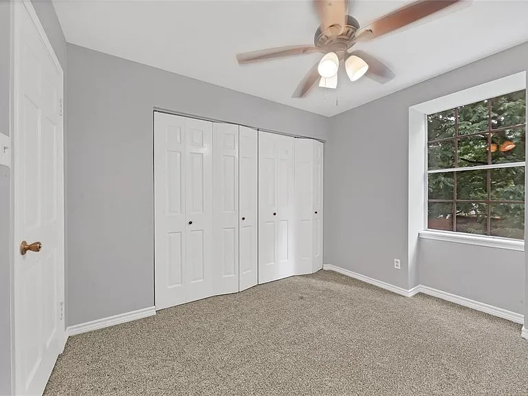 18035 Rolling Creek Dr — Photo 18