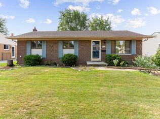 11928 Canterbury Dr, Sterling Heights, MI 48312