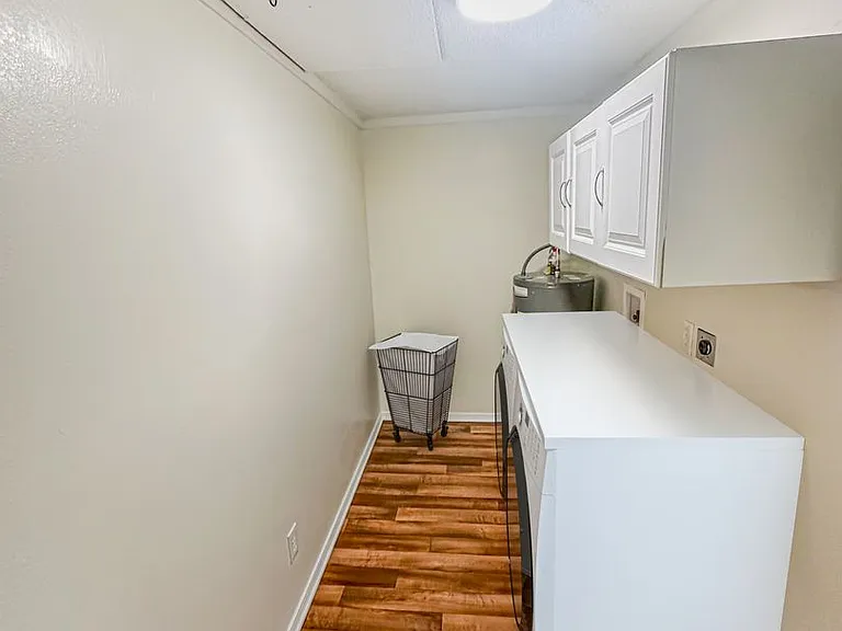 Westmoore Apartments — Photo 17