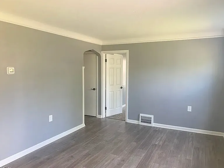 21302 Gardenview Dr — Photo 2