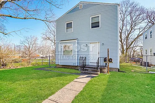 108 Columbian Ave #B Photo 1