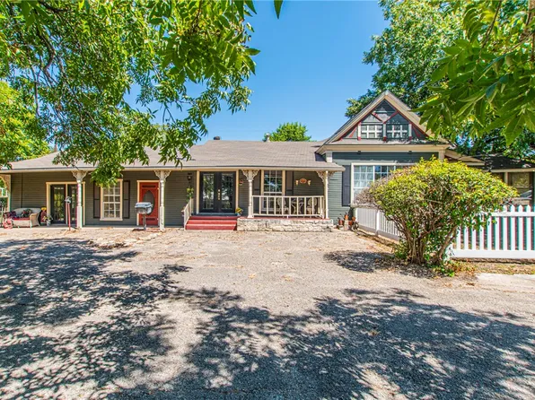 106 N Bordon St, Lorena, TX 76655