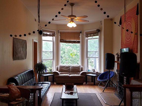 3rd image of 3101 N Sheffield Ave APT 2N