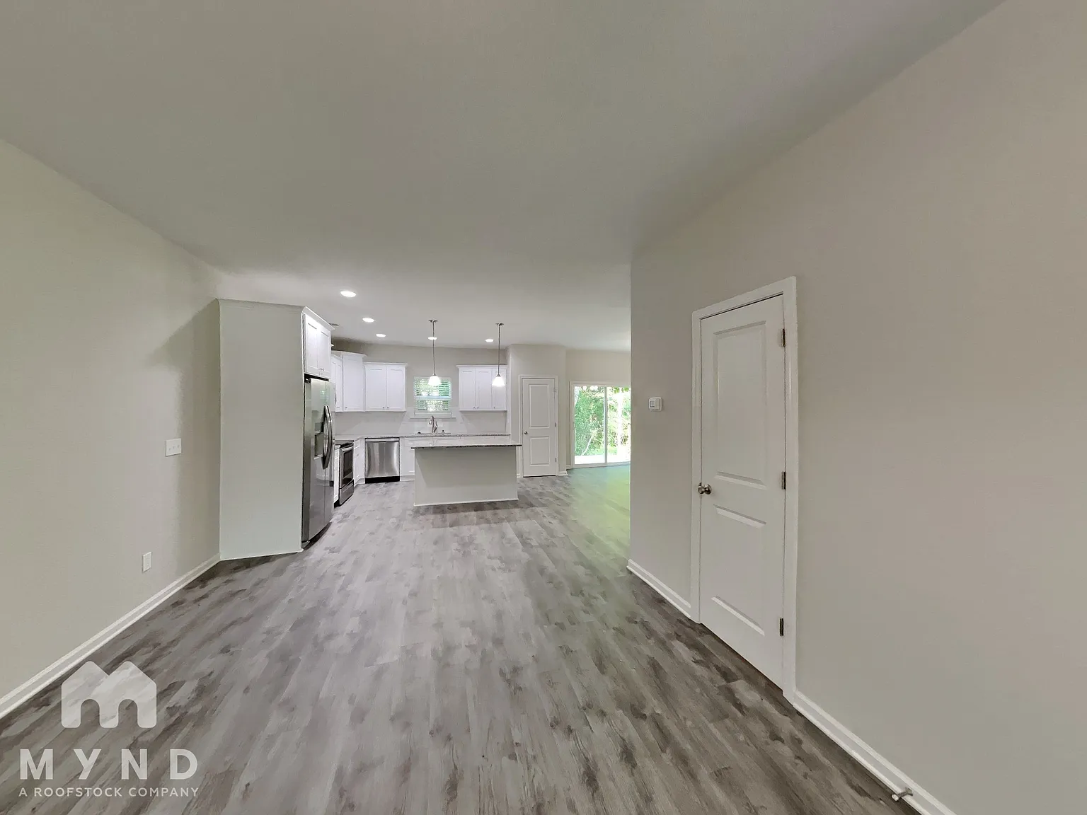 4 bed, 2.5 bath, 1865 sqft, $2,235 — Photo 4