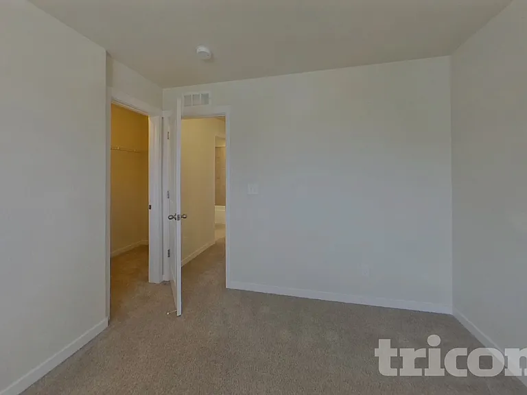10943 Zealand Dr — Photo 11