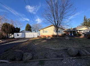 10901 Dixon Rd, Oakdale, CA 95361