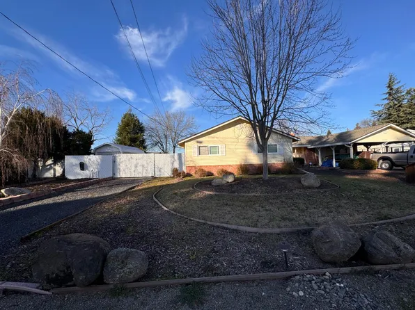 10901 Dixon Rd, Oakdale, CA 95361