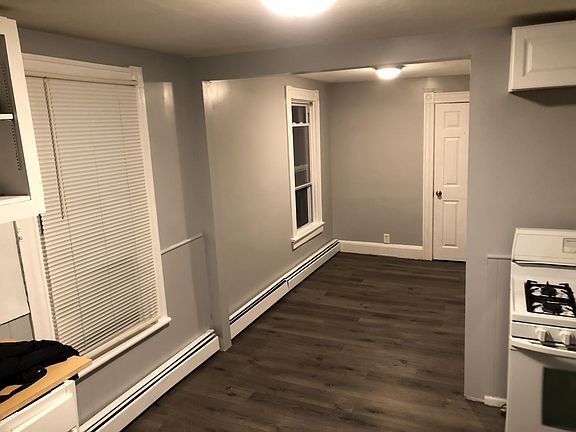 3rd image of 272 Oak St #2