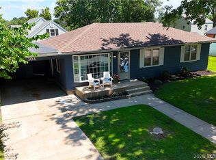 304 N Spruce St, Eldon, MO 65026