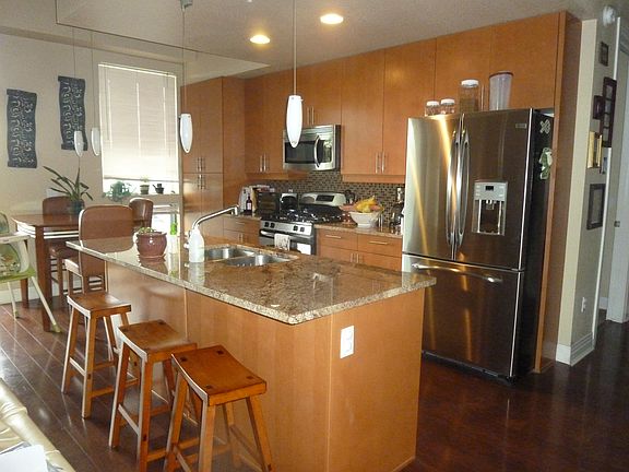 Granite counters, stainless steel appliances, oversized cabi