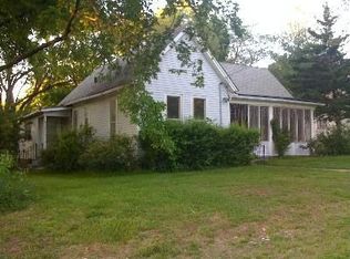 942 W Walnut St, Nevada, MO 64772