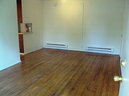 2nd image of 202 S Lynn St APT 2