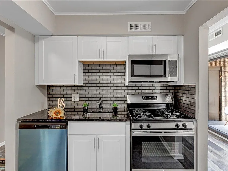 5915 Tamar Dr #12 — Photo 18