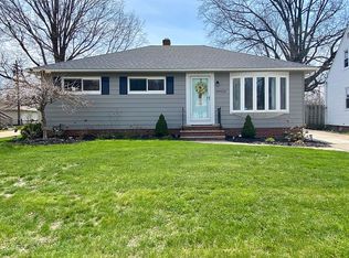 29420 Oakwood Dr, Wickliffe, OH