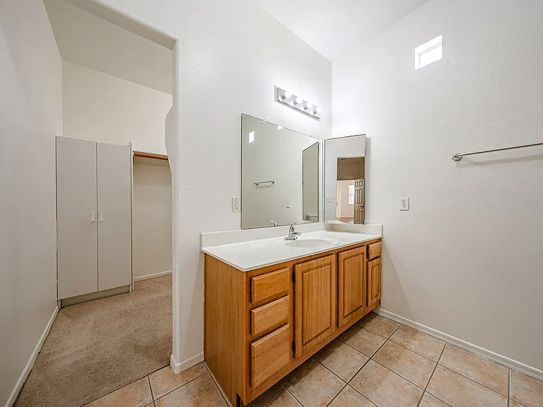 3221 N 37th St #32 — Photo 16