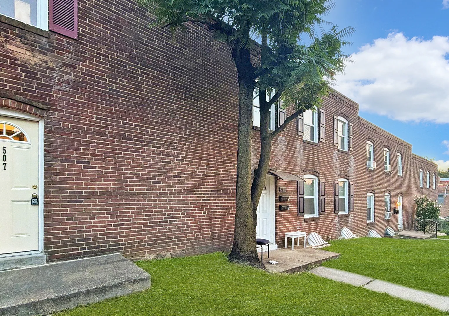 Renovated South Baltimore apartment offering modern finishes, convenience and more value for your... — Photo 4