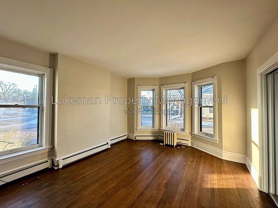 447 W Walnut St #3