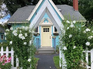 142 Holloway Rd, Rochester, NY 14610