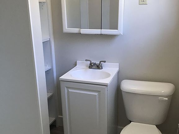 3rd image of 1410 G St APT 05