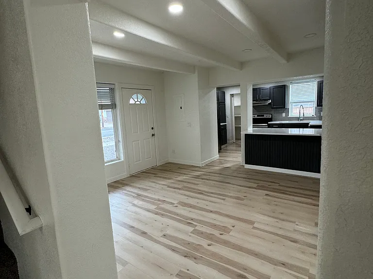 805 N 2nd St — Photo 14