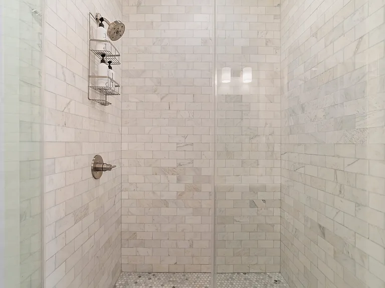 3590 Calumet St — Photo 26