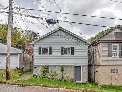 400 Pennsylvania Ave, Wall, PA, 15148