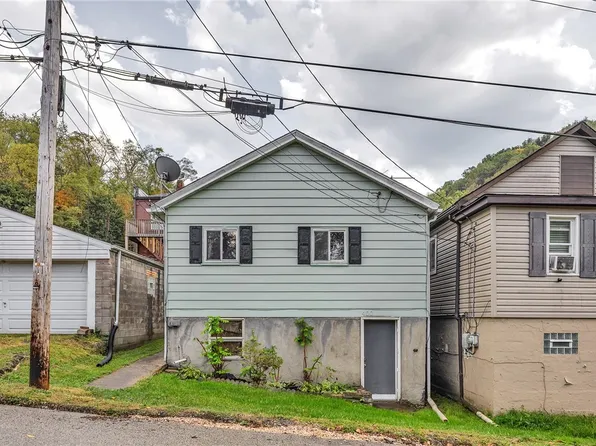 400 Pennsylvania Ave, Wall, PA 15148