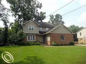 1650 Highland Park Dr photo 1