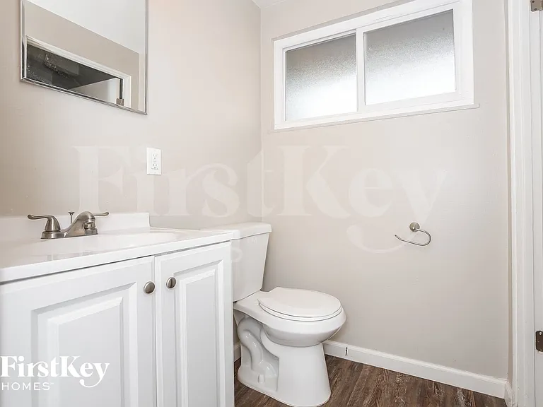 716 N Bruce St — Photo 10