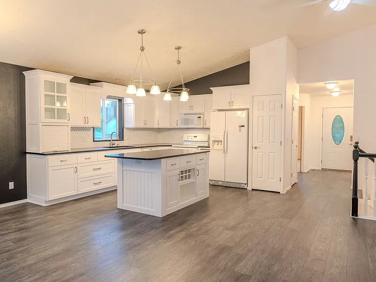 217 S Coho Rd — Photo 7